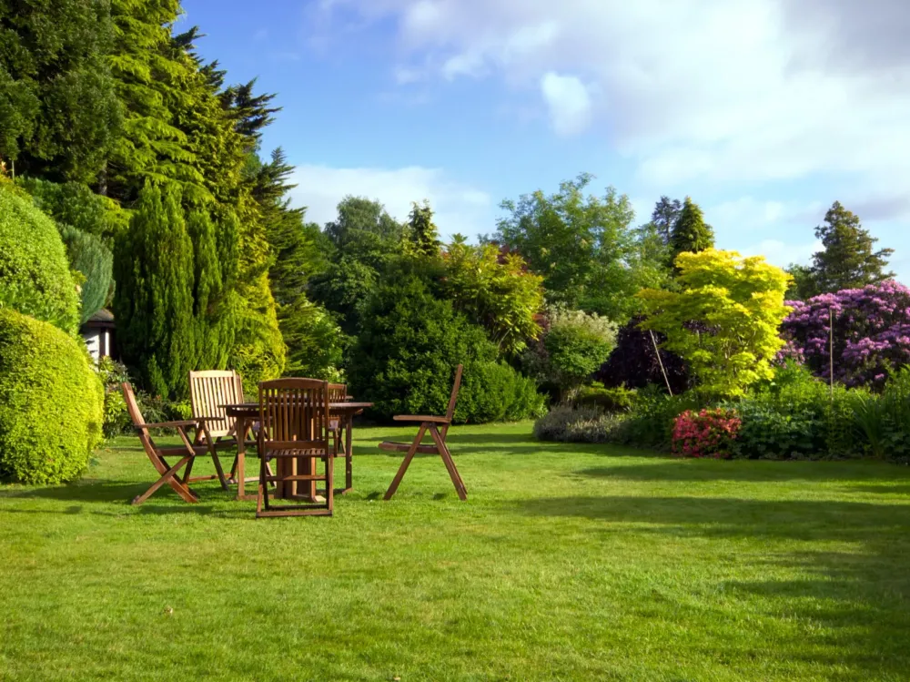 Mobilier de jardin près de Meauzac